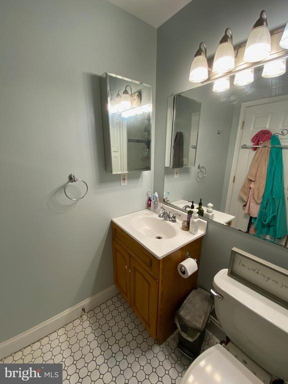 Building Photo - 1444 S Charles St