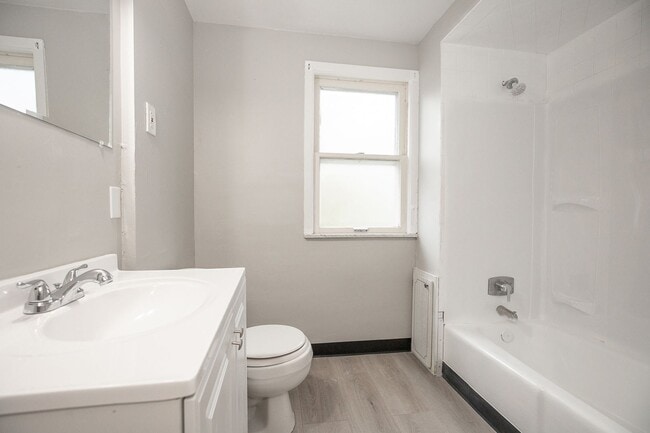 Building Photo - 3-BED, 1 BATH BEAUTIFUL SINGLE- FAMILY HOME IN MAPLE HEIGHTS!