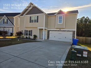 Building Photo - 1593 Mount Rainer Dr