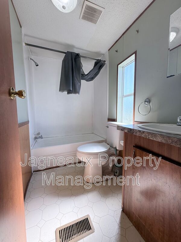 Building Photo - 7775 LA-1133