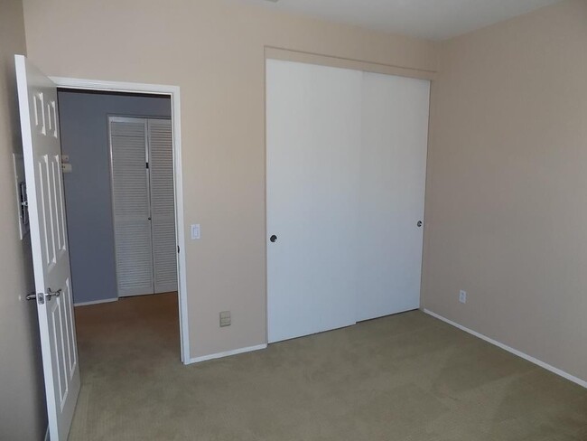 Building Photo - Beautiful Rancho San Diego Condo In Reming...