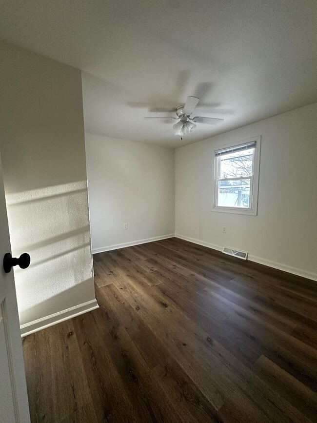 Building Photo - Lititz Townhome Ready to Rent NOW!