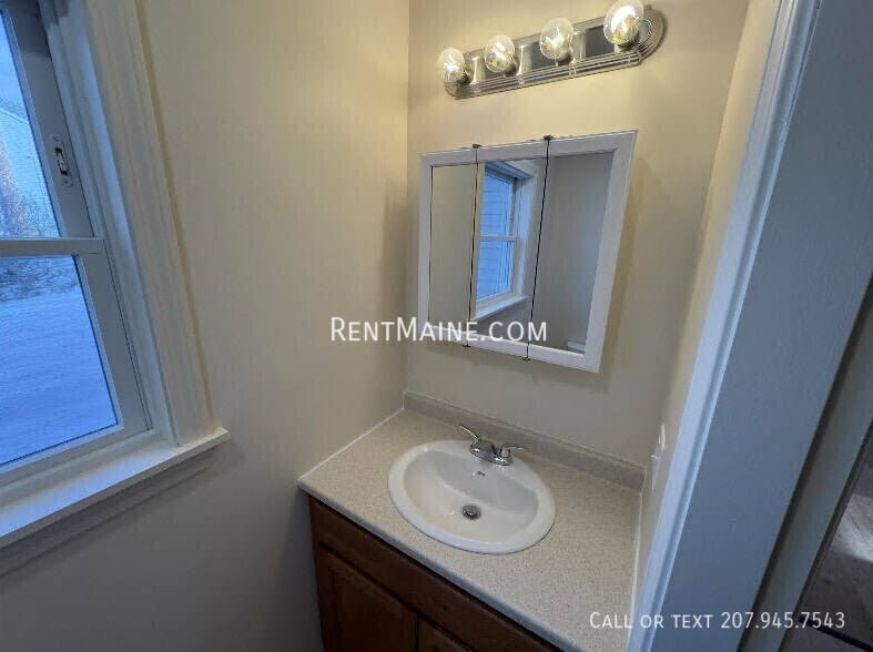 Building Photo - 53 Valley View Ln