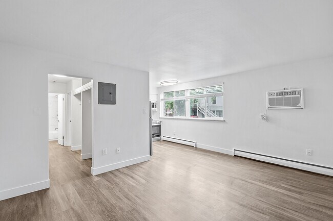 Interior Photo - 1326 Corona