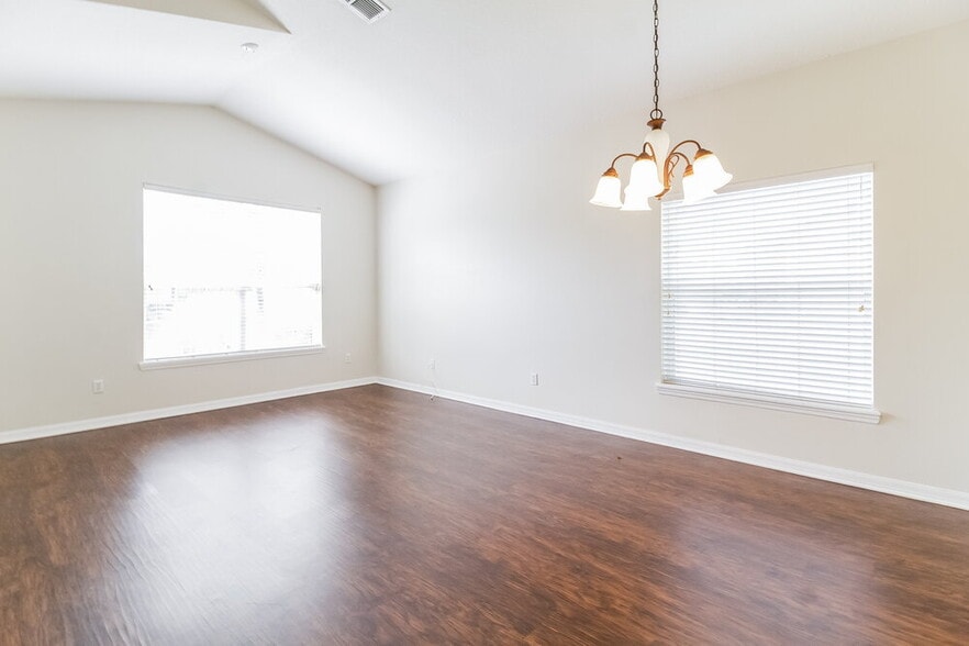 Building Photo - 4385 Spring Blossom Dr