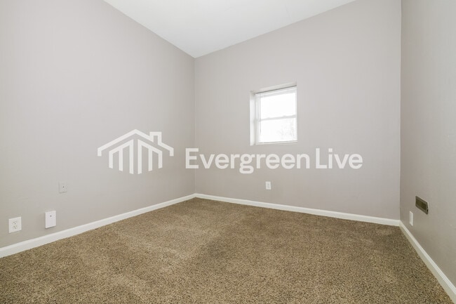 Building Photo - 7208 E 108th St