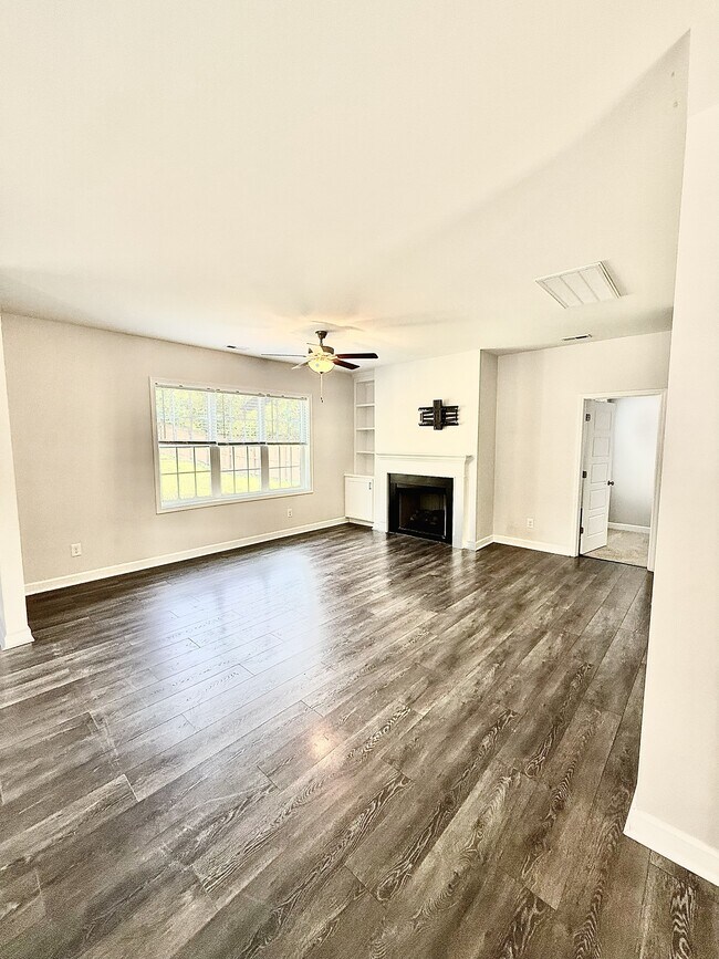 Building Photo - 325 Whetstone Dr