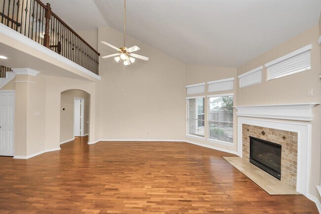 Building Photo - 930 Allisa St