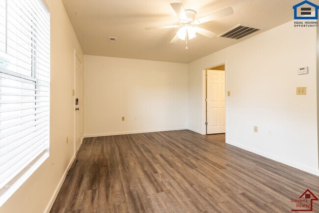 Building Photo - 6423 Son Light Way