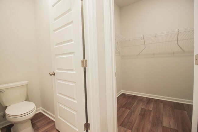 Building Photo - 1382 Speedway St