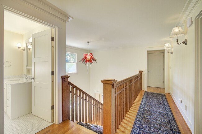 Building Photo - 5Bd/3.5Ba Medina House