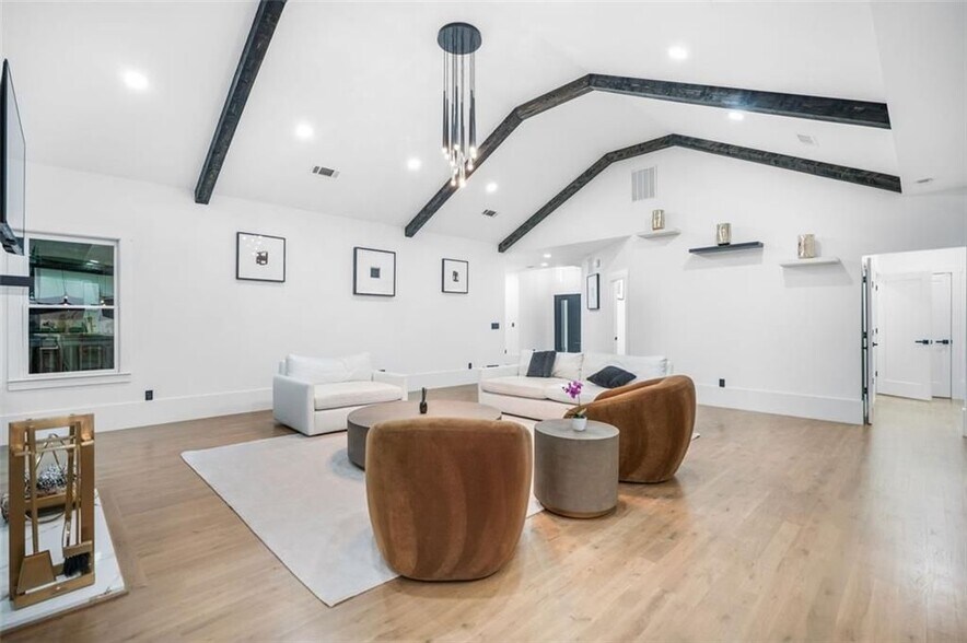 Building Photo - 507 Karen Ln