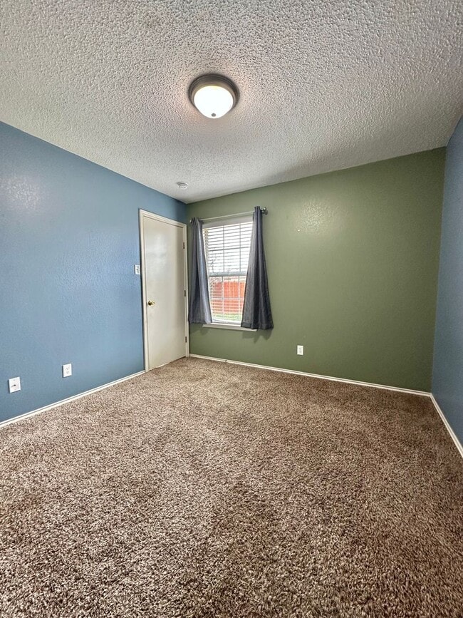 Building Photo - COMING MARCH 2026- 4-Bedroom Home in Paulann w/ Solar Panels!