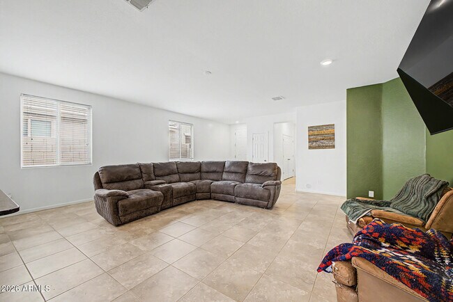 Building Photo - 3514 E Cowboy Cove Trail