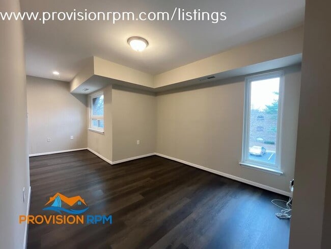 Building Photo - 16 Silverwood Cir