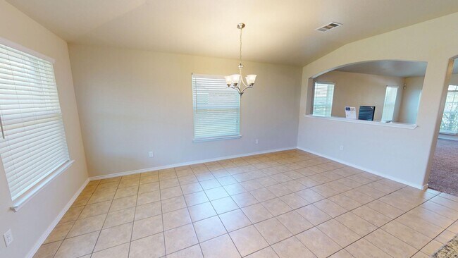 Building Photo - Pre-Holiday Move-In Special!!! Wonderful 3 Bedroom, 2 Bath Home in Highly Desirable Splawn Ranch ...