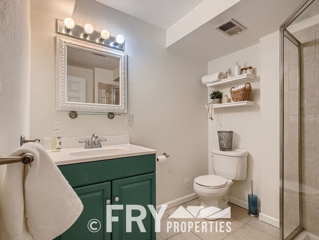Building Photo - Beautiful Home Near Standley Lake
