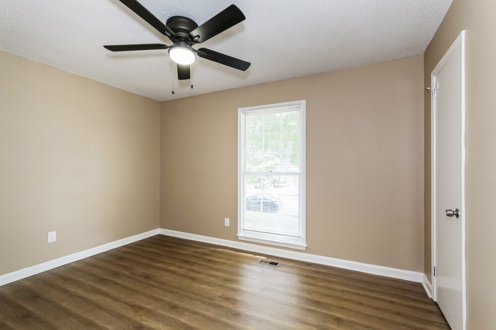 Building Photo - 1233 Willow Creek Pl