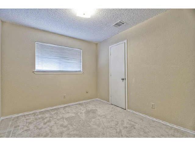 Building Photo - 2021 Chalfont Dr