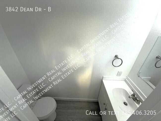 Building Photo - 3842 Dean Dr