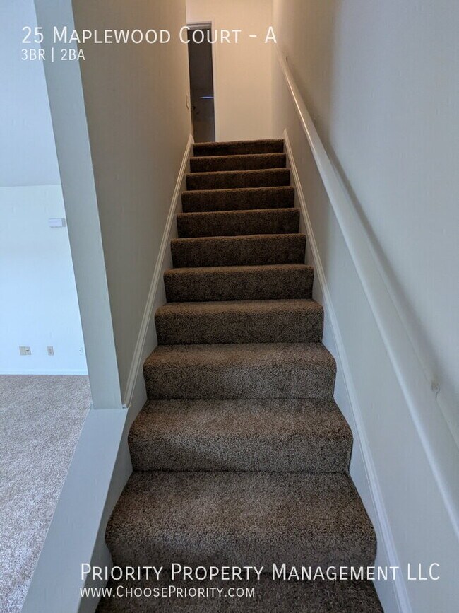 Building Photo - 25 Maplewood Ct