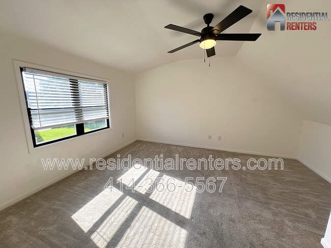 Building Photo - 3027 N 2nd St