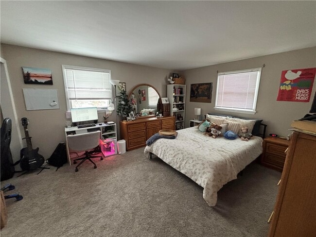 Building Photo - 5835 W Henrietta Rd