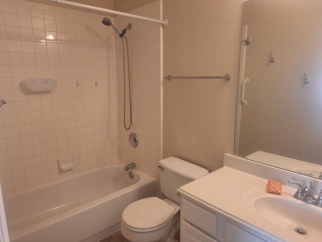 Building Photo - 5BR Fannin Farms Home with Dual Primary Suites & Pool