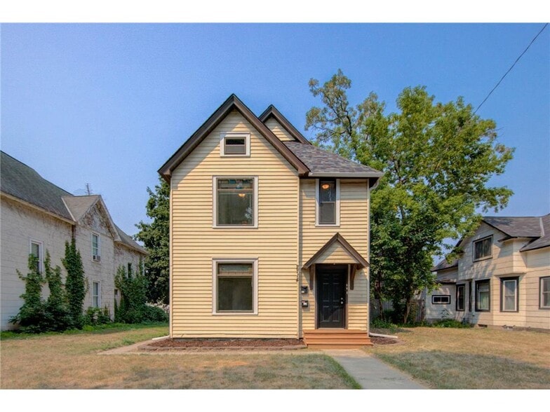 Front Yard - 2714 Polk St NE
