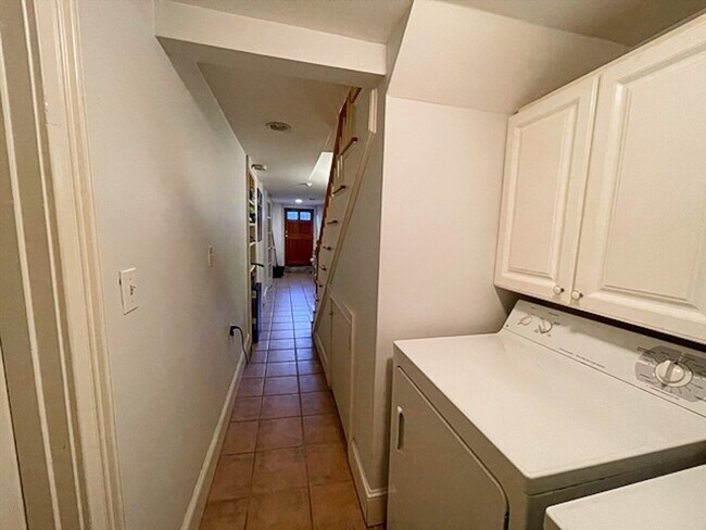 Building Photo - 57 Dwight St