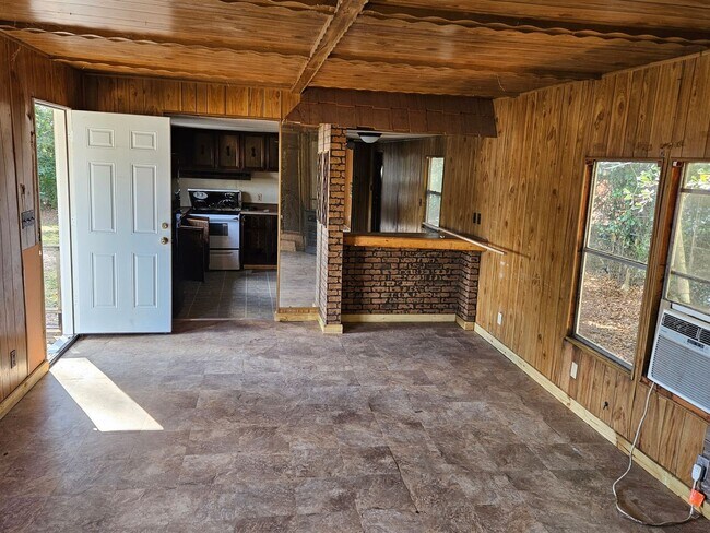 Building Photo - 2 bed 2 bath mobile home for rent $800