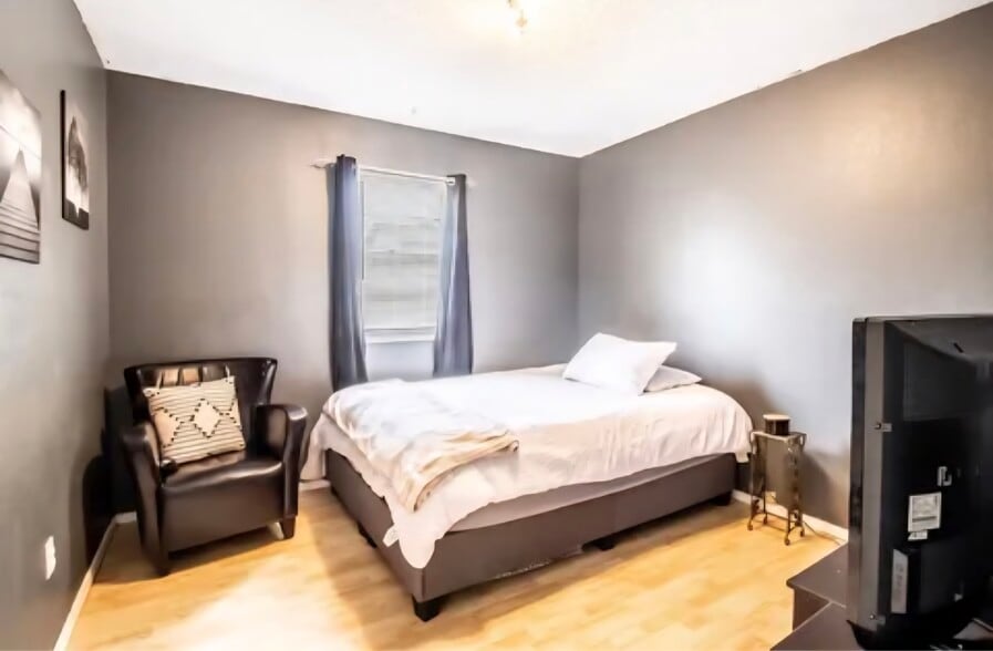 Building Photo - 2322 77th St