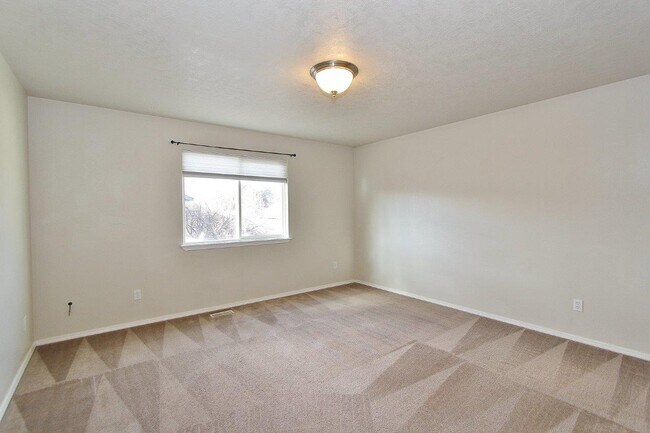 Building Photo - 3240 W Wave Dr