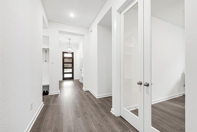 Building Photo - 12331 Palmetto Dr