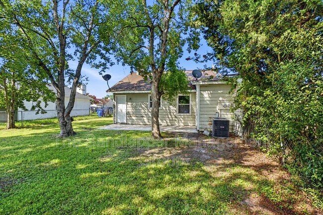 Building Photo - 5230-B Scarsdale Drive