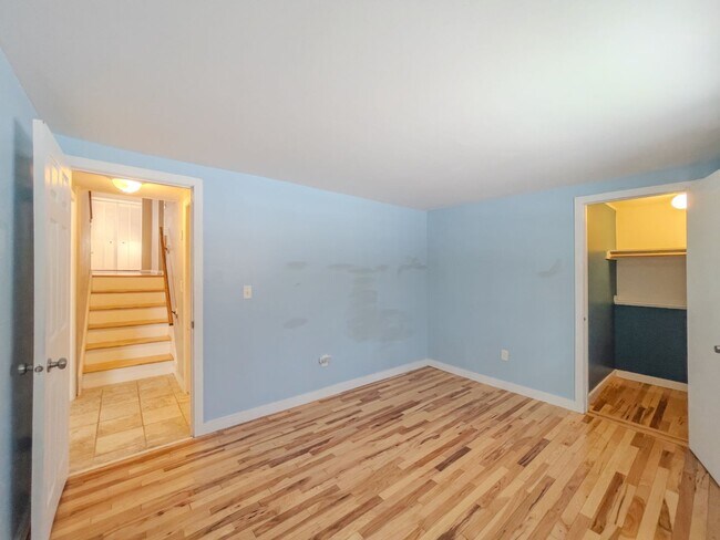 Building Photo - Spacious 4BR/2.5BA/2Car Garage Home with Finished Basement & Hardwood Floors – Gales Ferry