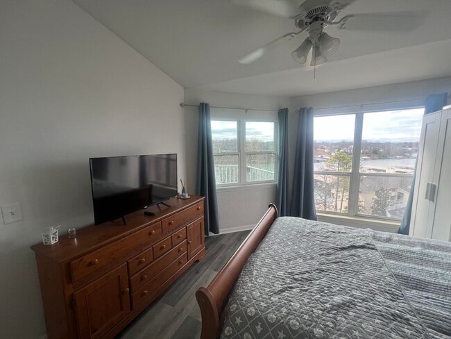 Building Photo - Lakeview Condo for Rent - The Ledges, Osage Beach!