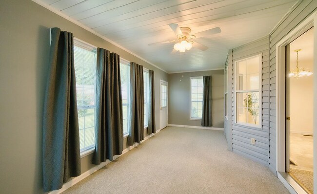 Building Photo - 2706 Martha Brooks Ln
