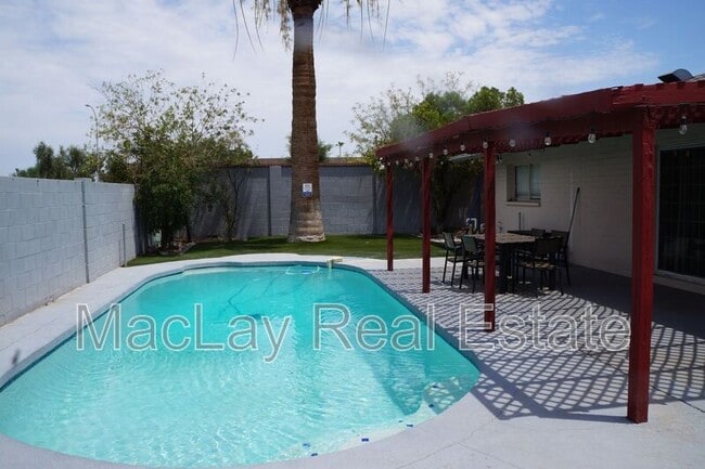 Building Photo - 1732 E Hermosa Dr