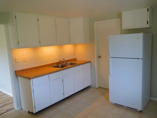 Building Photo - 5933 Blossman Rd