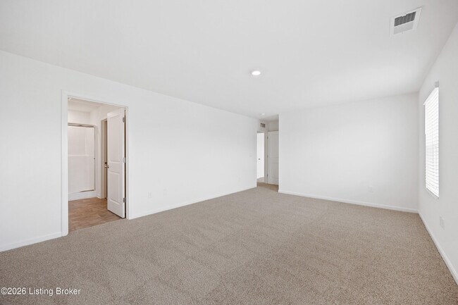 Building Photo - 284 Zelcova Dr