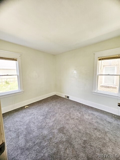 Building Photo - 706 E Delavan Ave