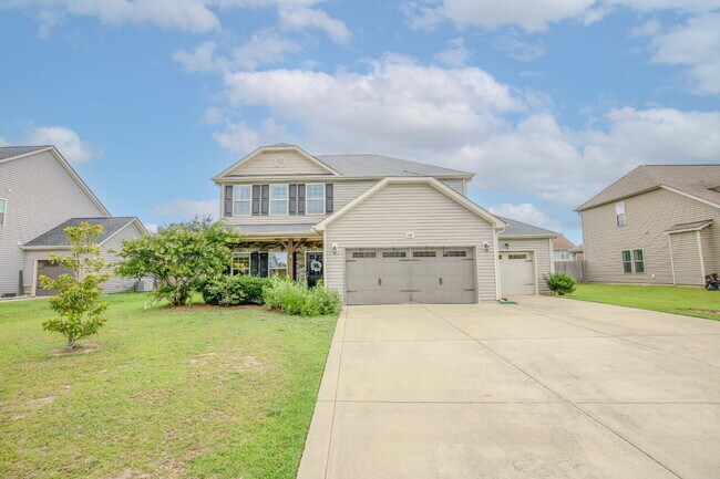 Building Photo - "Charming 3-Bed Home with Granite Elegance on Nessee Street, Fayetteville!"