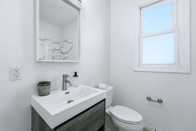 Building Photo - 23 Randolph Ave