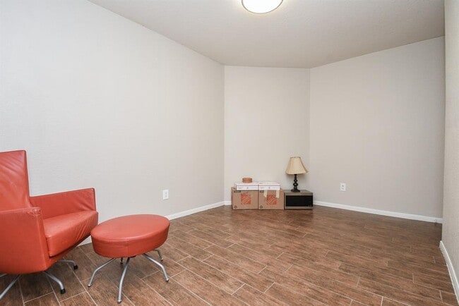 Building Photo - 7210 Foxwood Fair Ln