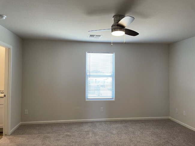 Building Photo - "Spacious 4-Bed Oasis in Coolidge, AZ – 18...