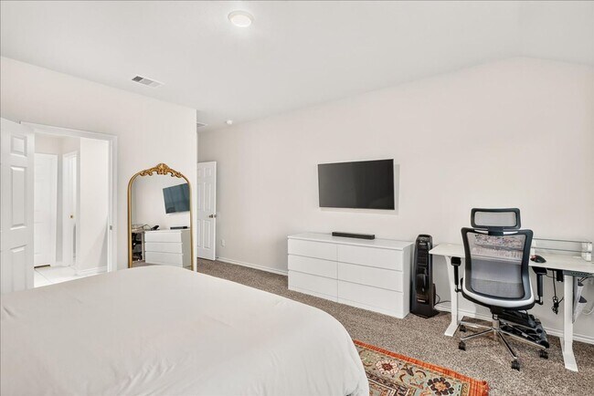 Building Photo - 3913 Targaryen Wy