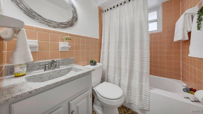 Building Photo - 437 Ashwood Ln