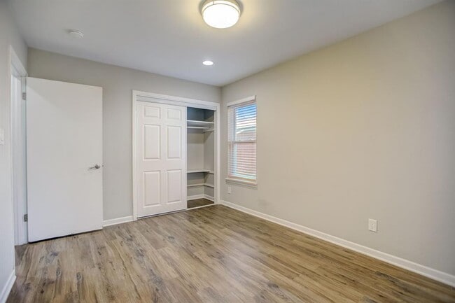 Building Photo - 2507 Rogge Ln