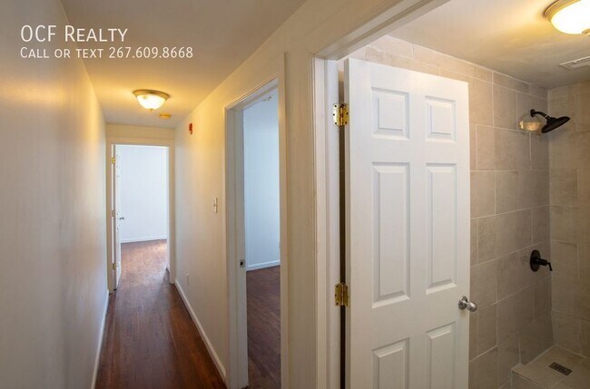 Building Photo - 305 N 41st St